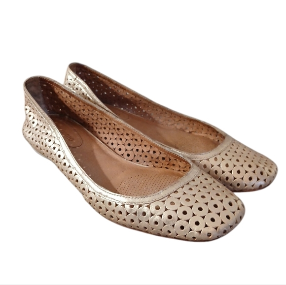 Corso Como Perforated Gold Leather Round Toe Cut Out Ballet Flats Size 8… - Picture 10 of 10